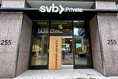 Владелец SVB подал заявление о банкротстве